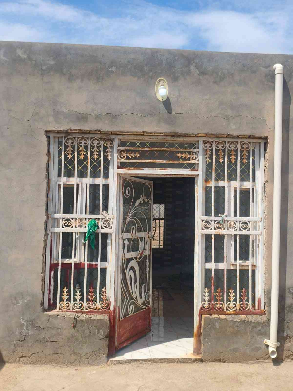 السلام عليكم
بيت زراعي للبيع في  حي الصدرين
نزلة مطر الاولى
غرفيتن وصاله ومطبخ واستقبال
مجمع صحيات داخلي وخارج
السقف عكاده
المساحه 280 بيت جاهز للسگن
جاهز من كلشي 
للاستفسار اكثر  الاتصال ع الارقام 
***********
***********
