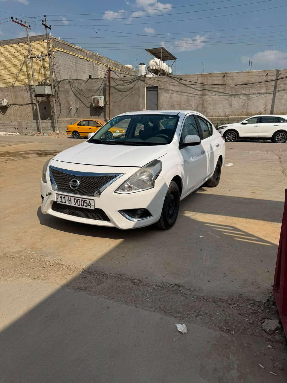 سني هندي 
مديل 2018 
بيها صبغ دوسه وذيل بلجاملغ الامامي
ماشيه 96 
استفسار ***********
