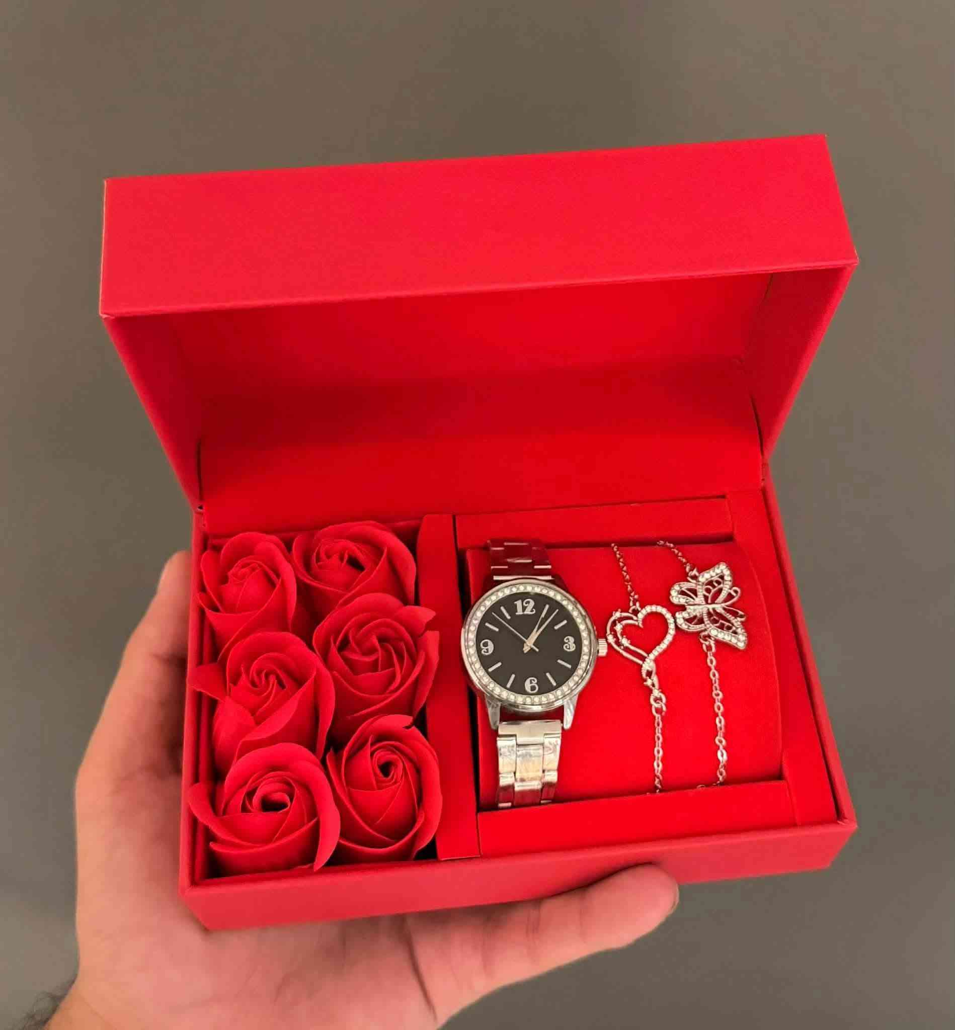 اجمل العروض الهدايا لطالباتنا الحلوات
❤️
سيت نسائي رائع جدا 🔥
المحتويات 
ساعة واكسسوارات

السعر 12 الف فقط ✅✅
***********
للحجز يرجى التواصل واتساب ❤️

او مراسله الصفحة ✅
توصيل مجاني 😍😘
