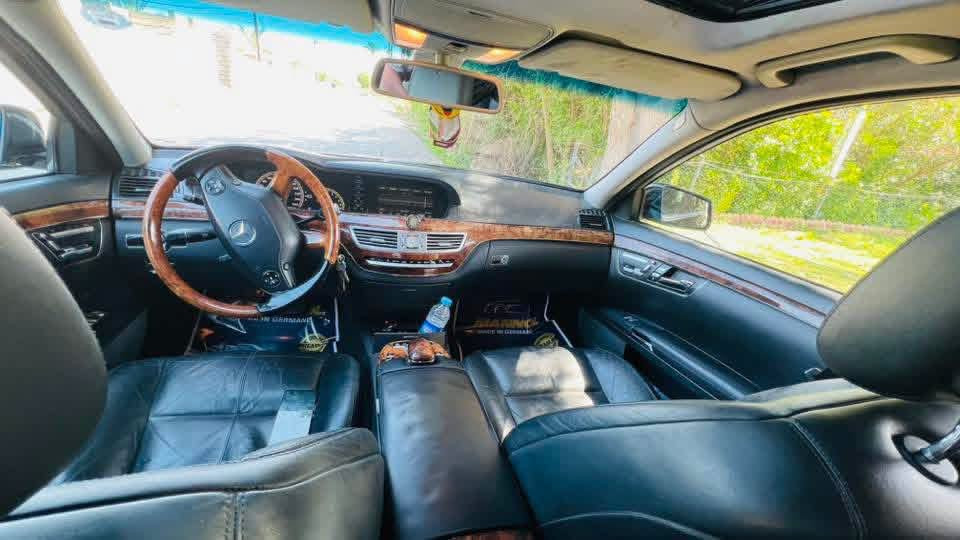 مارسدس 550 S 2008  باب قصير 
8 سلندر 5.5L وارد يابان كير محرك مكفول 
رقم اربيل دولي بأسمي 
الضرر 3 قطع
باب سائق مصلح نفسه و مصبوغ
باب خلفى السائق امبدل 
جملغ خلفي جهه السائق امبدل قبغ الجاملغ 
علمآ الضرر و التصليح باليابان مو بالعراق
المواصفات 
كشنات كهرباء 
خزن كشنات
تدفئه كشنات
كشن جلد
فتحه سلايد
قفل سرعه 
مري كهرباء 
لايتات زينون دوار (اناره محيطية) 
بچم و دعاميات و لايتات 13 
مريا تعتيم 
جنطه شفط 
و بعد بيها تفاصيل و مواصفات 
السعر 160  و بيها مجال و على راسي 
***********
