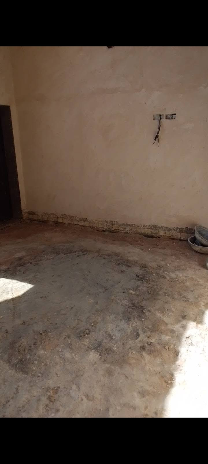 اسلام عليكم ورحمه الباخ متفرغ حالين اشتغل سمنت او جص او اشتغل ترميمات عامه  أبسعار مناسبة هاذه رقمي @***********
