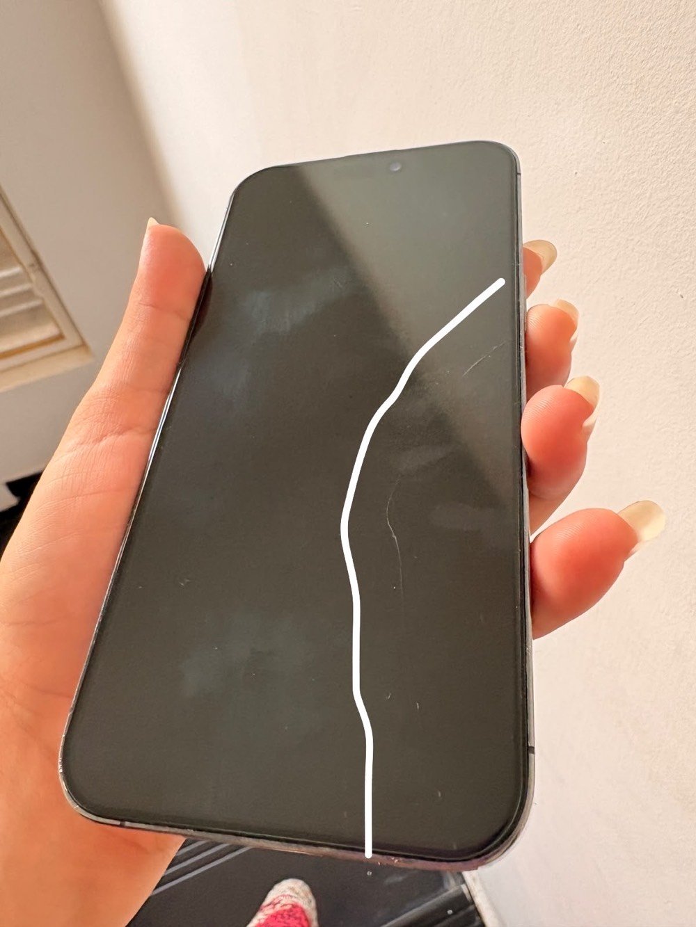 ايفون 14promax
 مامعدل عليها 86%
مبدل شاشه و حاليا بيها فطر 
نظيف كلش 
لون بنفسجي
كارتون موجود