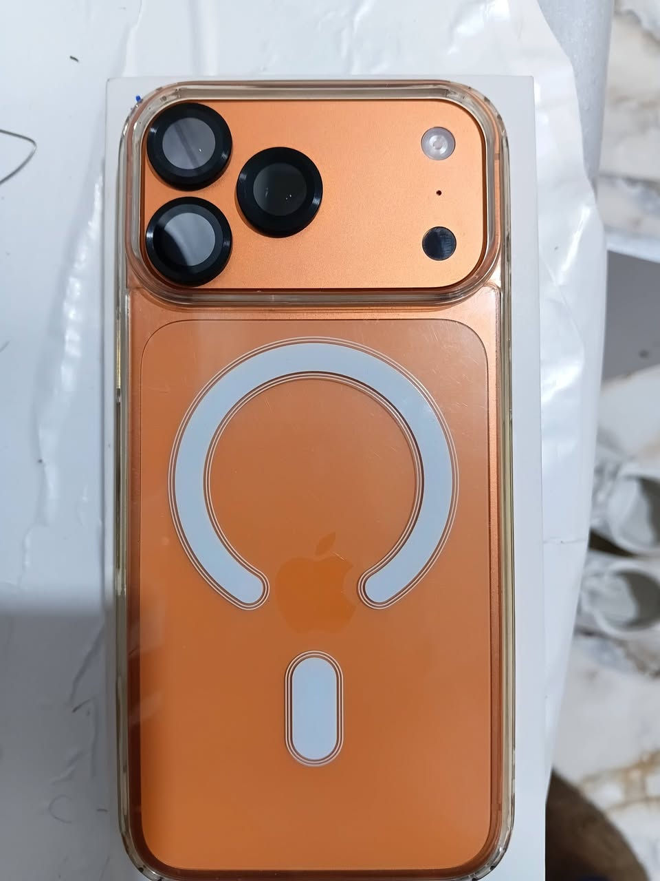 السلام عليكم .iPhone 17 أمريكي ذاكره 256 نضافه 100% مستخدم قليل شوفة عينك شريحه الكتروني . السعر مليون و750 قفل مستعجل عل بيع العنوان البصره *********** ضمان شركه
