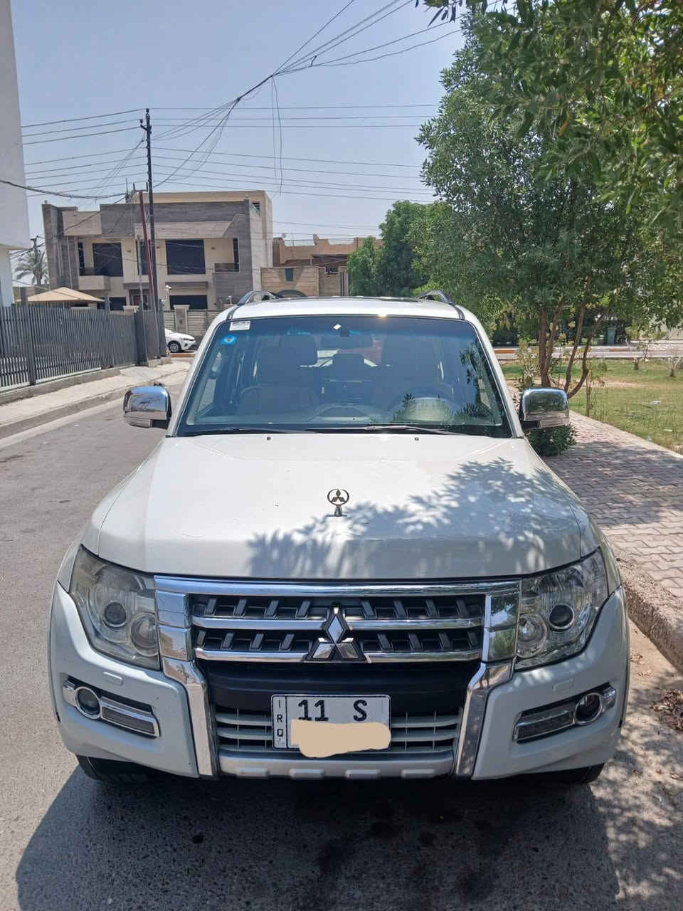 السلام عليكم باجيرو موديل 2010 حبتور محرك 6سلندر 3500 كير محرك على وضع الشركة سياره مكفوله ماشيه ١٤٠ فتحة كشنات جلد حاكيه زراك لايت كشنات كهرباء شاشه حجم كبير كامره ٧راكب ٣قطع تبريد مري شفط دفع رباعي ٥ويل كب ثلاجه بالجكمجه حساس خلفي لايت زنون اصلي تخم تاير جديد دمام خلفي صدر خلفي امامي جديد رقم بغداد بسمي الجديد سياره كلش جديد جانيها من قبل ٥سنوات السعر ١٣٦ اوبيها مجال ***********
