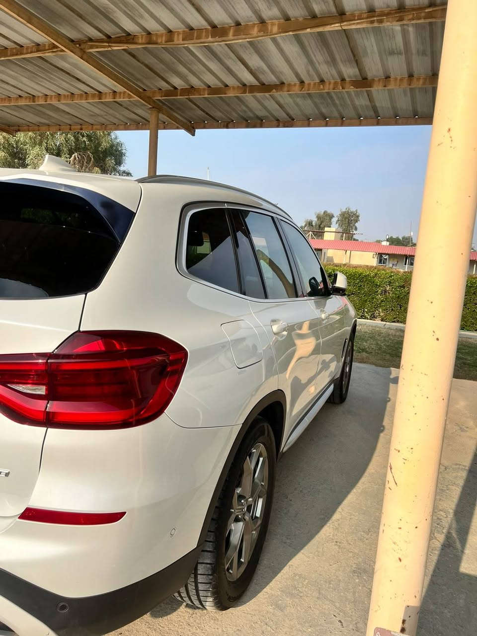 السلام عليكم bmw x3  2020 xdrive30
أعلى مواصفات xline
ماشيه 94 الف كم 
صبغ البنيد مع الدعاميه بدون ايرباك بدون دواخل
السعر 27 ألف دولار وبيه مجال
مكلف بالنسر رقم أبو السيارة ***********
