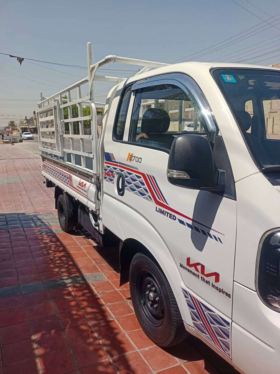 السلام عليكم
كيا نثيه موديل 2022 رقمها بغداد انكليزي شرط التحويل 

مكينه 2700  

وكير ومكينه واكسل وشاصي ورقم شاصي كل مكفول 

تخم تاير جديد شاده  

 سياره جاهزة كبل لشغل 

العنوان بغداد جسر ديالى القديم السعر130 وبيه مجال بسيط الرقم ***********
