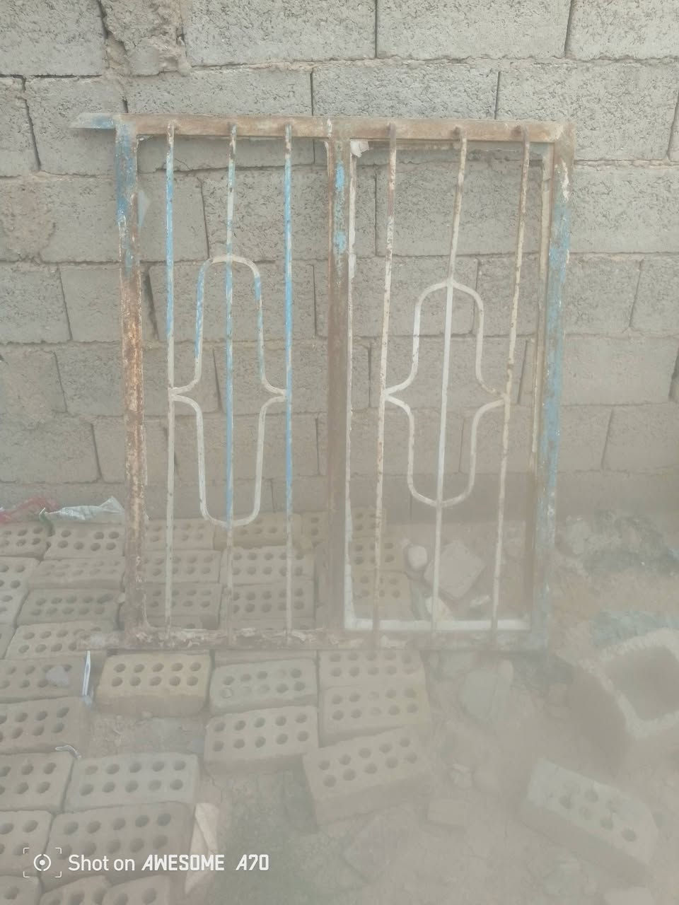 شبابيك • ٣ قطع • للبيع