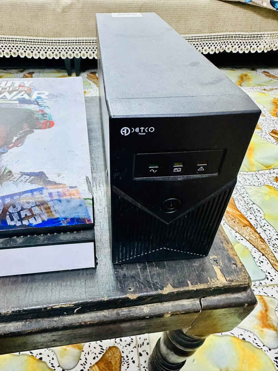 السلام عليكم بلي فور فات مهكر ذاكرته 500 الجهاز نضيف ويا 3 جوستكات وكيبل شحن الاصلي عنواني الزعفرانية
 للاستفسار ***********
