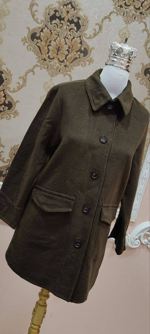 كوت نسائي ماركة راقية
***********
***********

نص مكتوب في الصور:
- المنشورات warda_store93 ملف شخصي تم إنشاؤه بواسطة الذكاء الاصطناعي ستره قصيره خامه نظيفه جداً قياس ٤٠ السعر 15الف كوري المنشأ 🇰🇷 ترويج المنشور عرض الرؤى ٣ ٣ حاز على إعجاب ln.fa_ وآخرين warda_store93 البرد إجة والموديلات الحلوة وصلت! نوفرلكم أجل وأرق الموديلات الشتوية اللي تجمع بين الدفء والأنا المزيد
- المنشورات warda_store93 ملف شخصي تم إنشاؤه بواسطة الذكاء الاصطناعي كوت قصير خامته جنن أسود فاحم قياس ٣٨ السعر 20 الف ترويج المنشور عرض الرؤى ٢ ٢ حاز على إعجاب ln.fa_ وآخرين warda_store93 أناقتك بالشتاء تبدأ من وردة ستور أفخم الموديلات الشتوية بأعلى جودة وأحلى الأ... المزيد