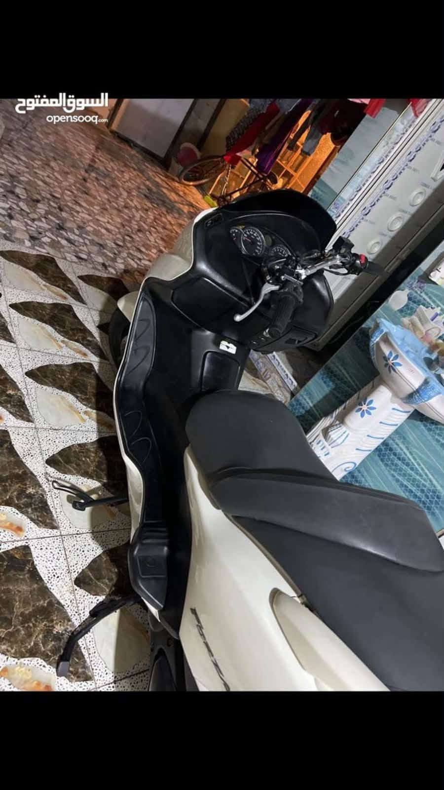 فورزا 09 كرستال جاهزة من كلشي عمية بلاد بيها منفيست اوراق كمرك هم مكفوله ب مليون و300 وبيها مجال للشراي او مراوس حسب القناعه عنواني البصرة الحكيميه 
***********

نص مكتوب في الصور:
- السوق المفتوح opensooq.com