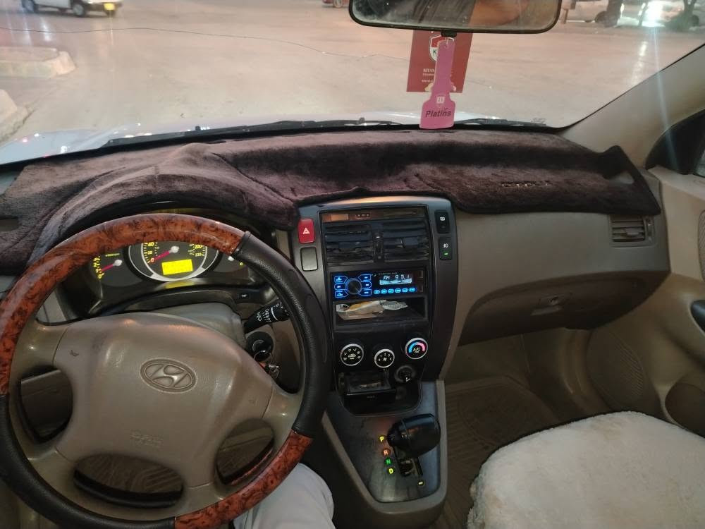 بەناوی خودای بەخشندەی میهرەبان
هۆندا تکسۆن بۆ فرۆشتن بڕاوە بڕاوە
کۆدی بۆ کراوە بەشەرت
مۆدیل 2007 بەنزین بیلاد 
گێڕ ئۆتۆماتیک و عادی 
پێش و پشتی کەپسە و دەعمی نیە 
  برێک و ئەی بی ئێس بەشەرت 
سەیارەکە تابڵێی جوانە و عائیلیە 
کارەباییاتی بەشەرت 
شوێن براوەی زۆر جوان چاک کراوە
بەنزین زۆر کەم دەخوات
گێڕو مەکینەی بەشەرتە
هەیکەلی زۆر جوانەو لوسە 
چوار تایەو ویلی خاوێنی لەژێرە
سعری زۆر گونجاوەو ماڵی دۆستە 
سعری 44 گەڵاو و معامەلەیە
 شوێن ڕانیە ..
ژ.م. *********** وە ***********
ئاسیا  واتس ئەپی لەسەر 
مەسجیش کراوەیە.. رانية, السليمانية
