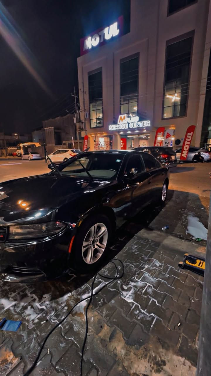 السلام عليكم  جارجر واريد امريكي 2019 اصل بسمي 

موصفات sxt العاديه تشغيل عن بعد حساسات شاشه لوسط 

السياره جاهزه حداديه جديد

كير ومكينه كفاله 3600
ضربتها مثل ما موضح بالصوره قبق الصندوك وتعديل بالحوض وتبديل الجاملغ الامامي 
السياره ماشيه 98 ميل حقيقي 
السعر 185 وبيها مجال 
للاستفسار ***********
