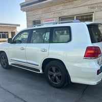 لاندكروزر VXR • ٢٠١٣ • ٢٤٧٠٠٠كم
