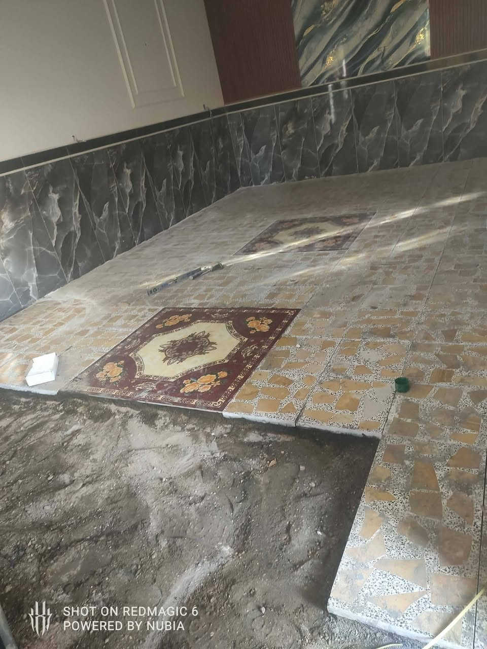 خلفه سيراميك جداري ورضى متفرغ حاليا ***********
