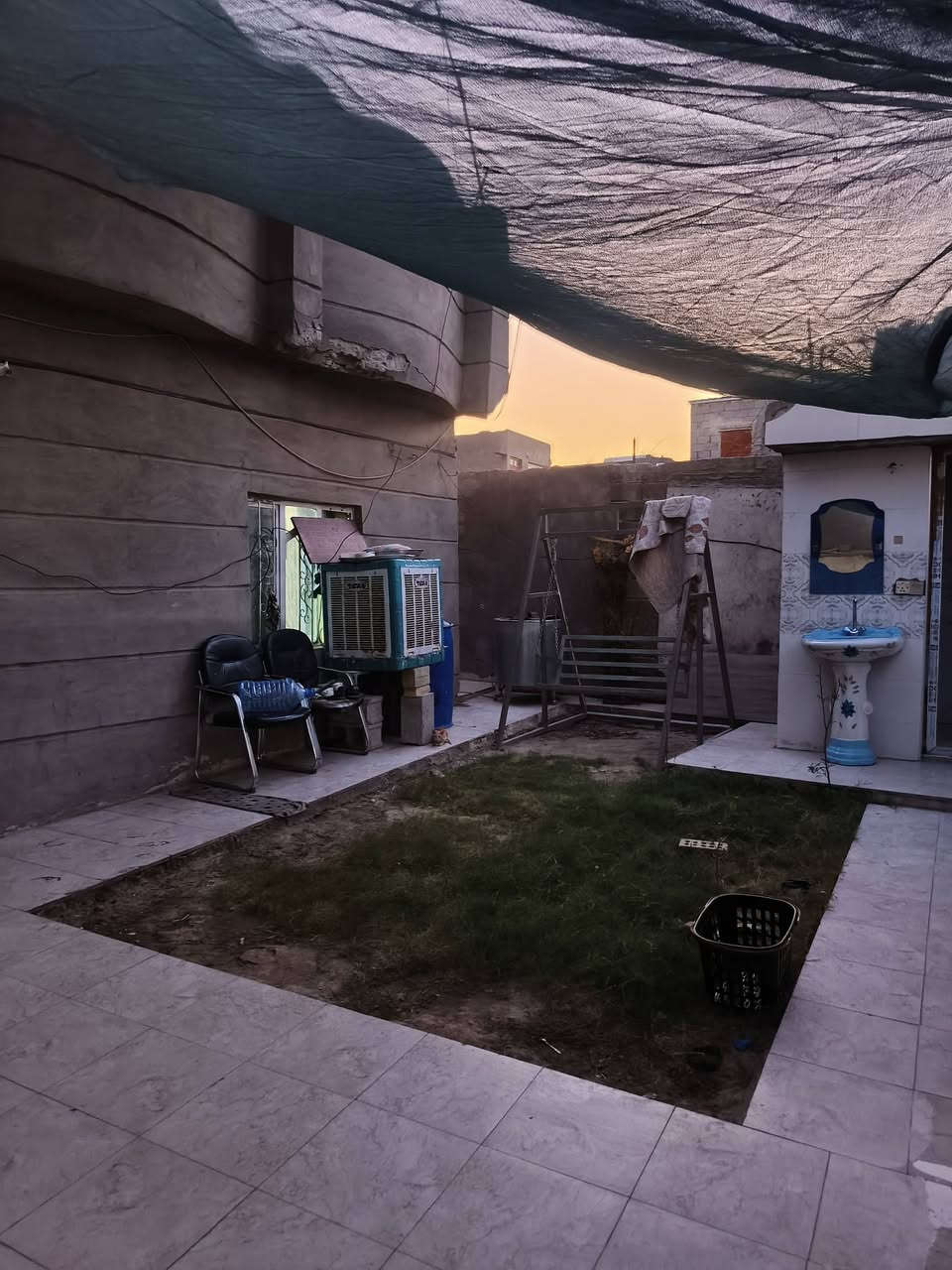 🏡 دار للبيع – بغداد / جسر ديالى

📍 الموقع: بغداد، جسر ديالى، نهاية شارع مدرسة موسى الكاظم.

✨ تفاصيل الدار:
🔹 المساحة: 200 متر مربع
🔹 بناء مرتب ومناسب للسكن
🔹 حديقة
🔹 كراج
🔹 استقبال
🔹 غرفتان نوم
🔹 مطبخ حار وبارد
🔹 كامل الخدمات
🔹 موقع هادئ ومناسب للعوائل

🏠 دار متكاملة وجاهزة للسكن، وتوفر مساحة مناسبة للعائلة مع حديقة وكراج.

📞 للاستفسار عن السعر والتفاصيل أو تحديد موعد للمعاينة،
***********
