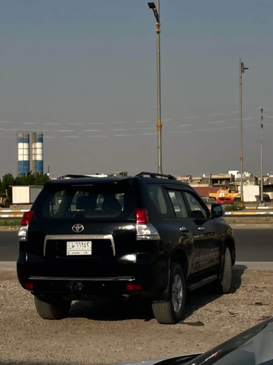 سلام عليكم بيع فقط‼️‼️‼️
برادو خليجي ٢٠١٠ سياره مكينه ٤ سلندر 
مكينه وكير خير من الله 
السياره جاهزه من كلشي 
بيها بارد بجاملغ السايق وشخوط بحاملغ السدر وبيها ضربه بالبنيد الشاصي والبدنه كفاله 
مكان السياره واسط قضاء الزبيديه 
سعر السياره ١٧٠ قفلللل 
للاستفسار *********** واتساب.
