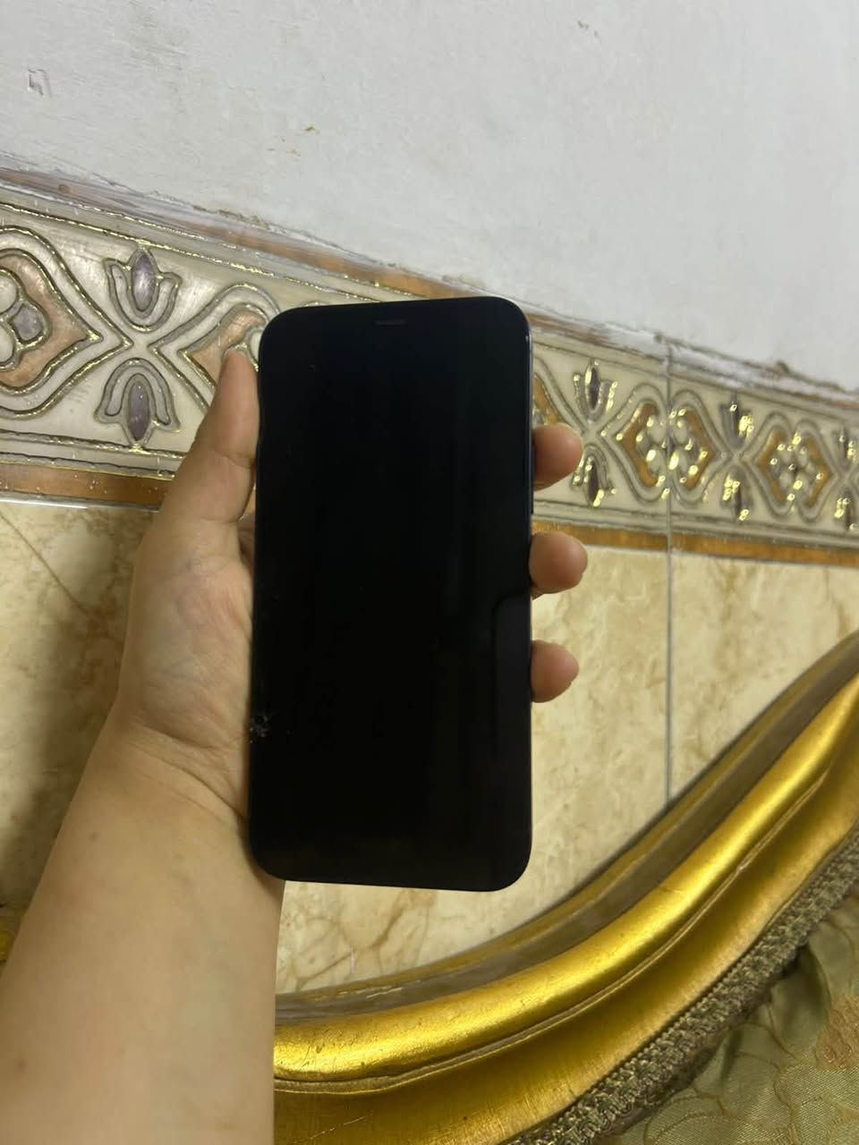 ايفون 12 عادي مستخدم شهرين ذاكرة 128 بطارية 91 السعر 300 وبي مجال.        +964 774 693 1306هاذ رقمي واتساب للستفسار
