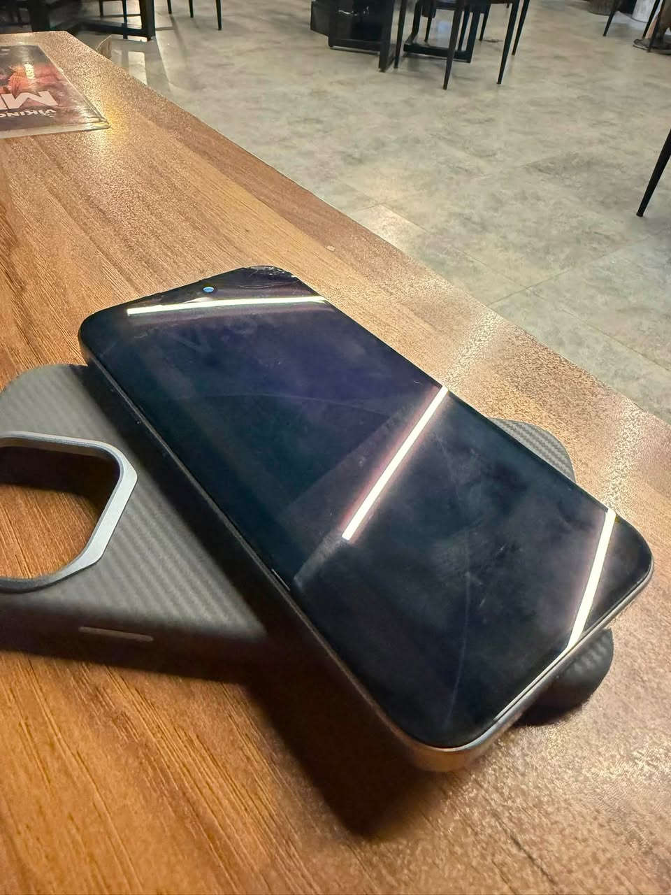 ايفون 15 برو ماكس
ذاكره 256 
بطاريه 87 
كسر بل كلاسه من فوك موضحه بل صوره ماماثر شرط شاشه كلها شغاله ومماثر 
سعر 600 
مكان شهربان 
***********
