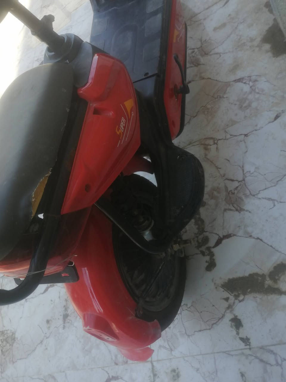 دراجه شحن للبيع نظيفه كلو شغال ٤بطاريات ناصي بس ابيع بلا بطاريات ٥٠ الف ***********
