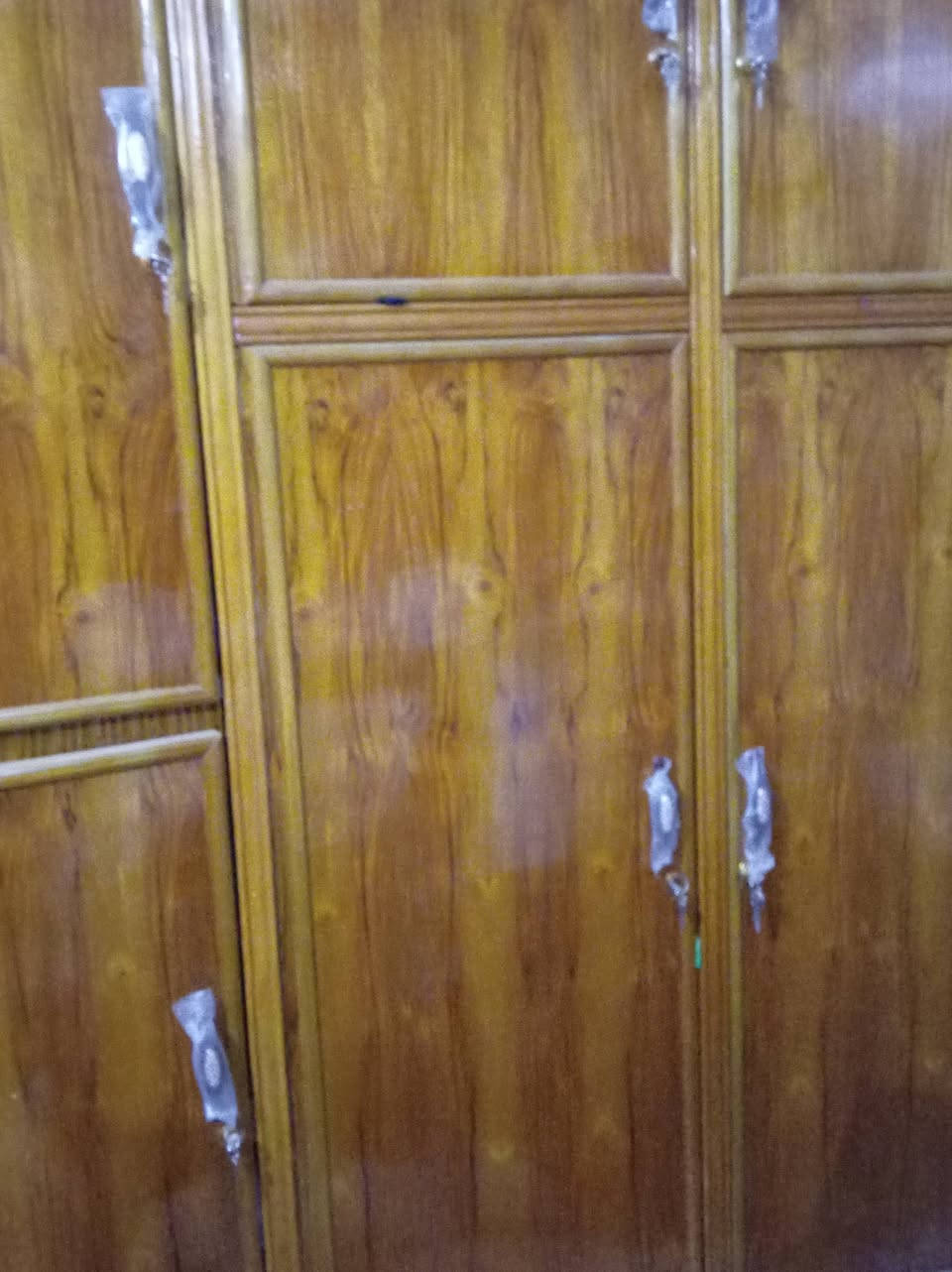 مكلفة بالنشر 
بوفيات ٢
وكناتير ٢
وبراد ماء
وكاونتر
وسرير خشب
العنوان حي الحوراء شارع ابو الفضل للاستفسار
***********
