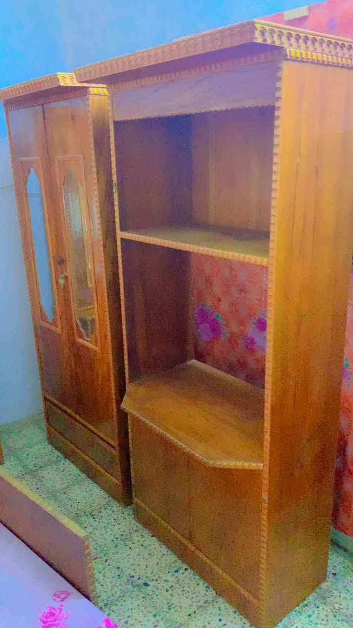 غرفه نوم  للبيع نضيفه للبيع مكانه الشجيريه  للاستفسار الاتصال ب رقم ***********
