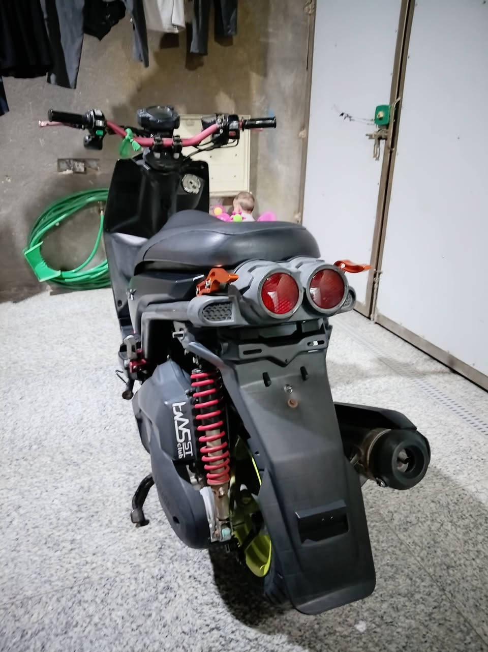 البيع سكنس جبلي دراجه جديده كل 20يوم ابدل دهن عليه تزود خير خير من الله ما مفتوحه شرط فحص دراجه كل أسبوع اطلع بيها عنوان ناصريه مركز رقم *********** سعر 1350وبيه مجال
