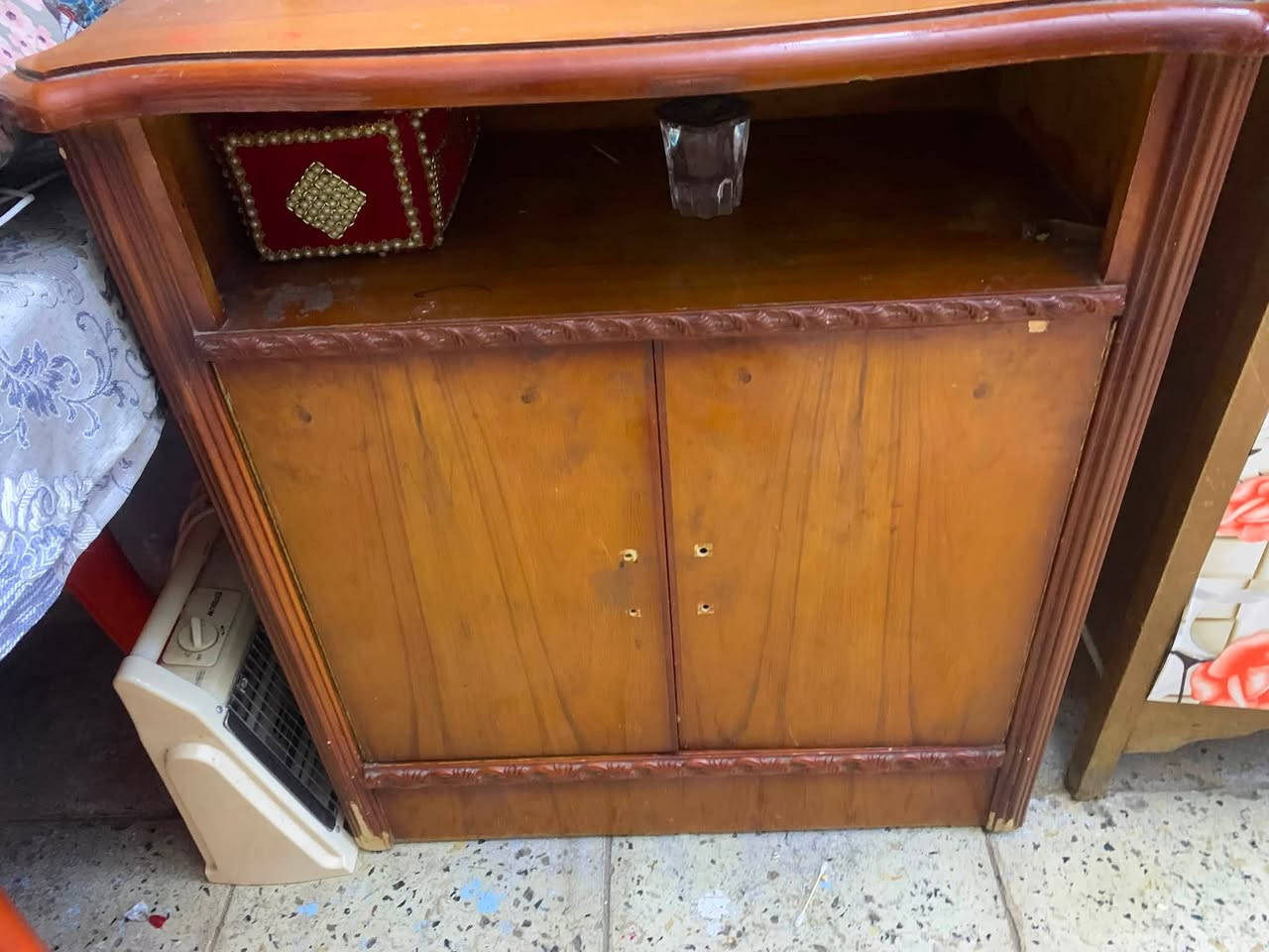 غرفة صاج • للبيع • الوزيريه