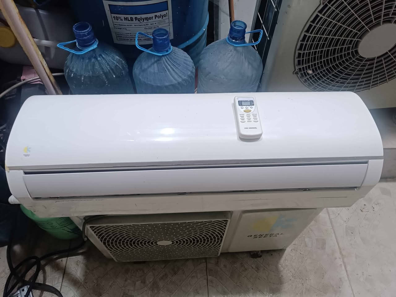 سبلت نوع جنرال  حجم طن ونص نضافه 1/1غاز شركه مقفل شرط تشغيل السعر 250ومجال للتصال *********** واتساب ماسنجر دهوك, العراق
