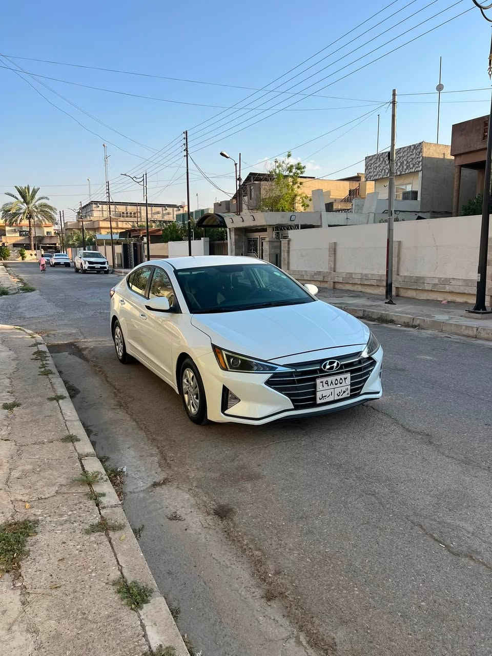 النترا
موديل 2019 
رقم اربيل هزة وسنوية جاهزة شرط التحويل 
بجم كبس بيه شويه صبغ بقبغ صندوك جوا لايت فقط بدون قطره دواخل بشرط 
ويالعراق بيه باب سايق مبدل باصلي فقط 
وباقي سيارة بشرط 
محرك 2000 دوش  بشرط على وضع شركة لا صرف لا نفخ 
كير at مرغوب 
ماشيه 70 
مواصفات كير توماتيك +عادي 
شاشة +كامره 
تحكمات استيرن 
كروز زرعة 
تبريد ثلج
وباقي مواصفات معروفة 
السيارة جديده  على ايد وحده 
مكان السيارة موصل حي العربي 
للاستفسار اتصل على الرقم ***********
