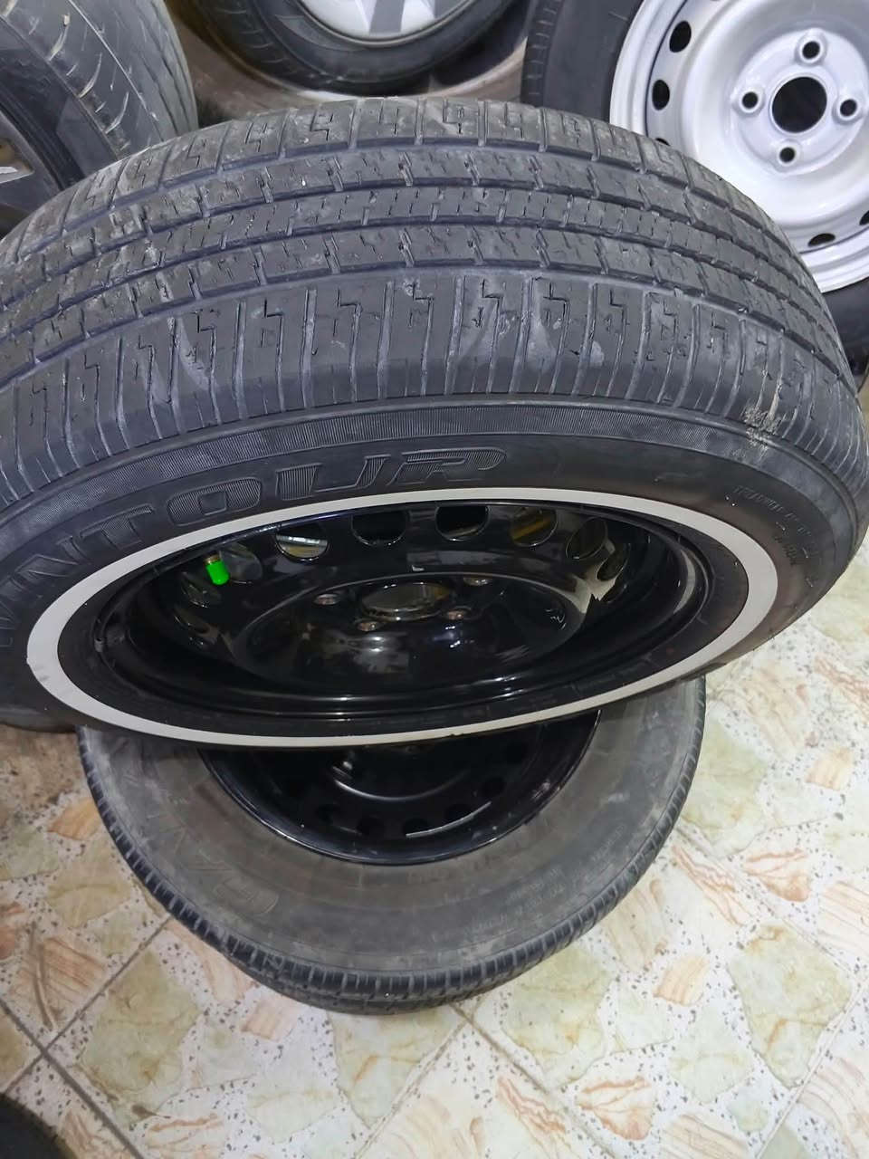 ويل ١٥ • ويل ٢٠ فتحة • تاير خط أبيض