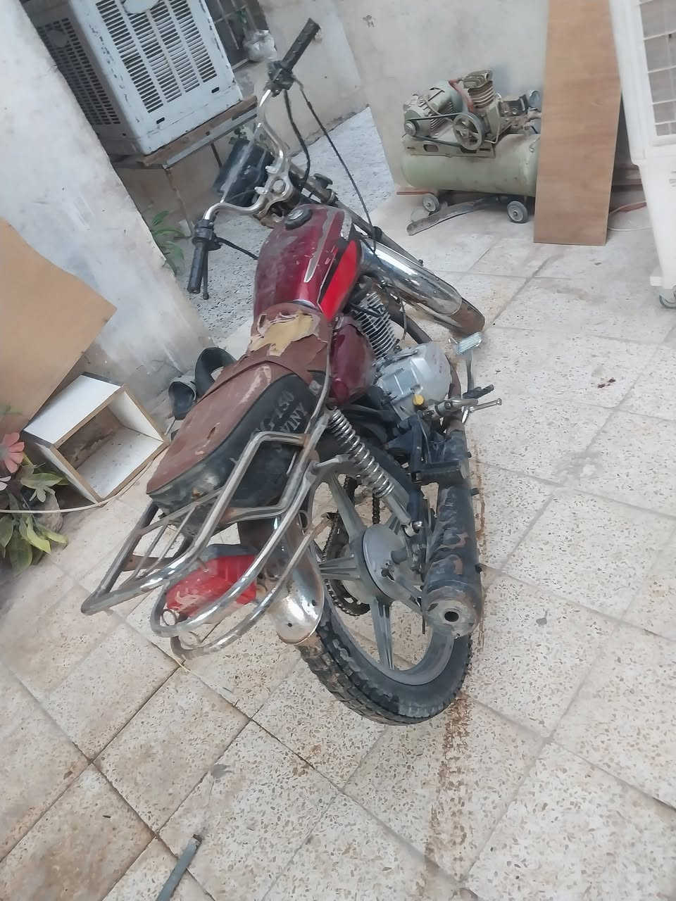 دراجه سيفان مديل 19اوراق نقص باتري دراجه متروك اكثر من 5اشهر وباتري يردله كبريتر تحتاج تنضيف سعر 250 
***********
