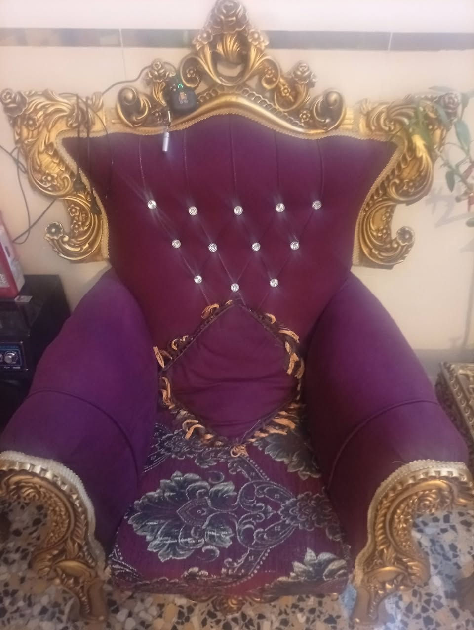 السلام عليكم عندي تخم للبيع صارله ٥ شهر من جبنا جبنا من اسليمانيه تخم ثقيل والخشب ما
لته قوي السعر الخاصه مليون ٣٠٠ الرقم الهاتف ***********
