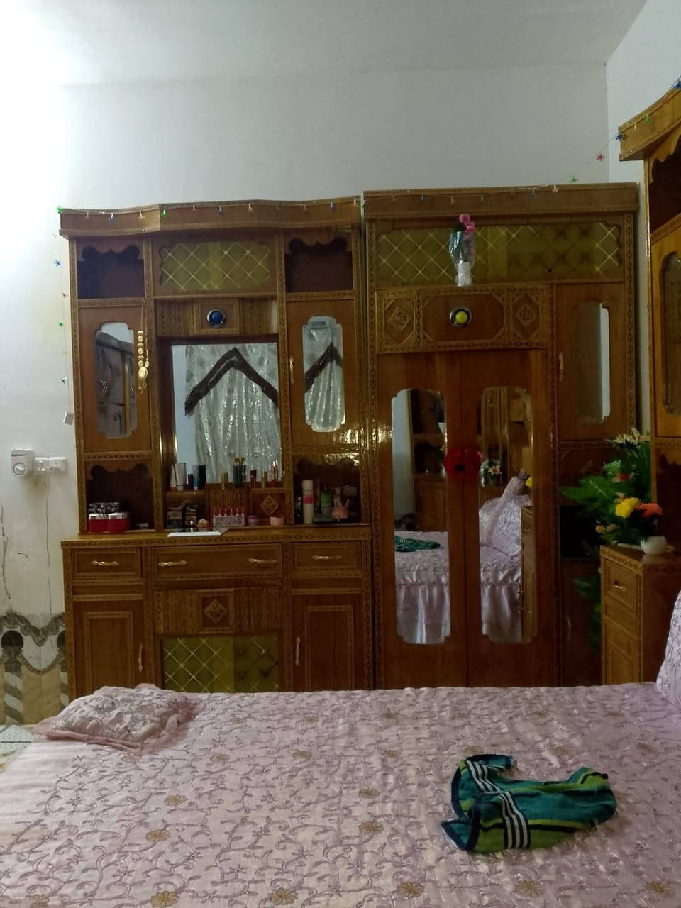 الرمادي • غرفه اخشاب • ميز تواليت