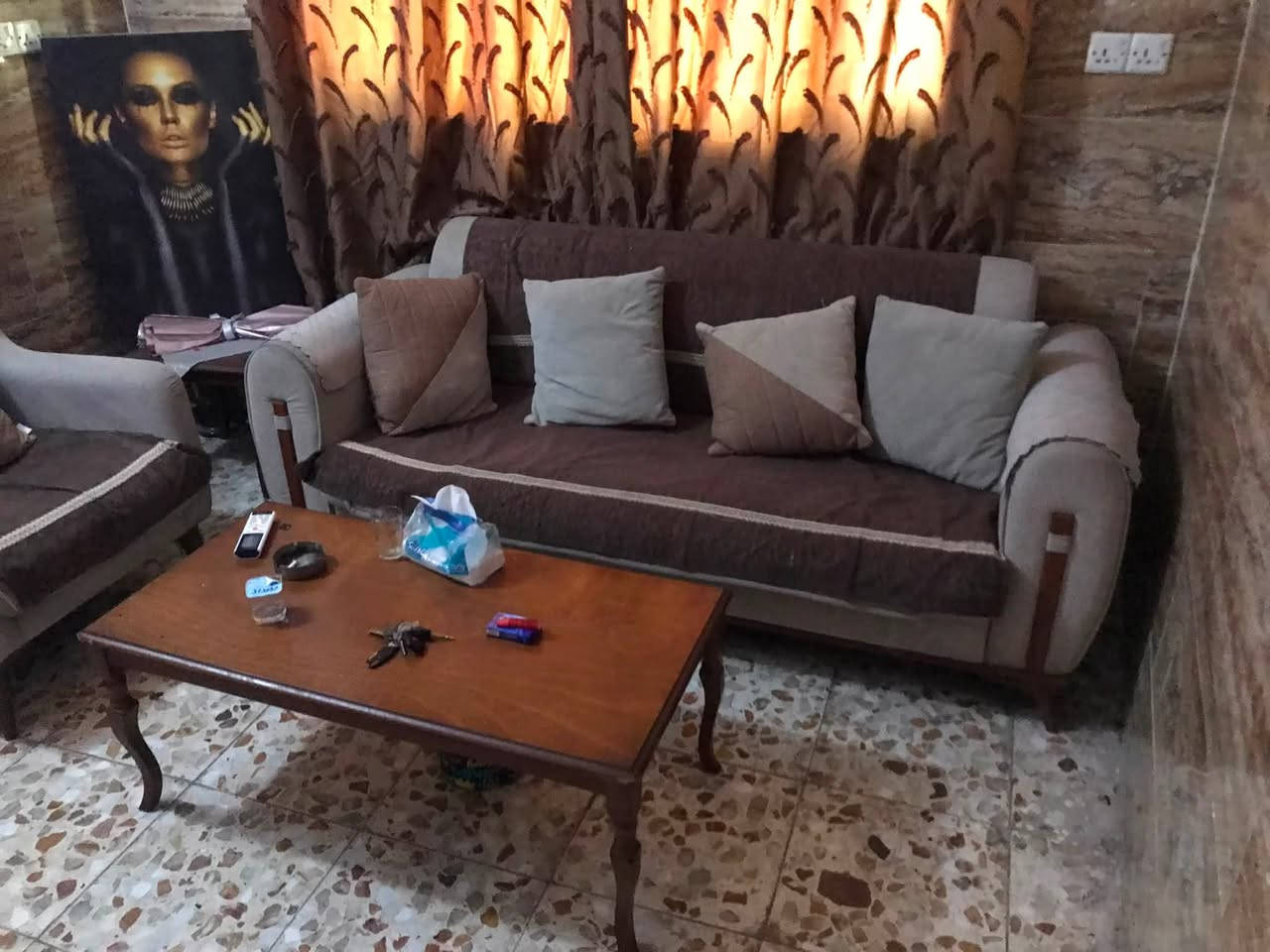 السلام عليكم اثاث بيت كامل للبيع كلهن نضيفات مكاني اليرموك او بلبياع ***********
