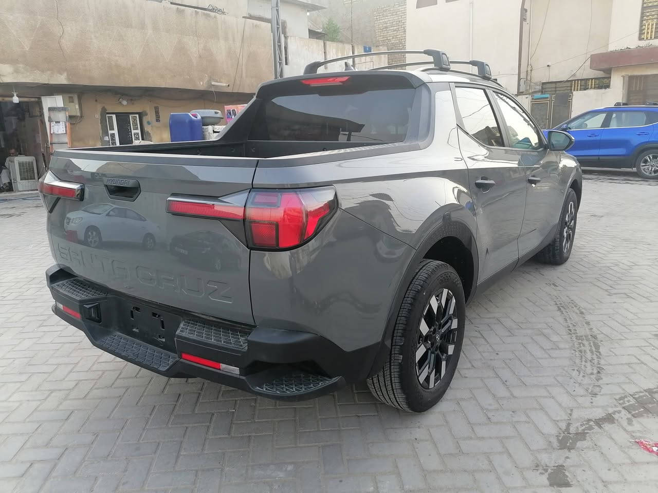 ياالله
السلام عليكم بيكم سنتا كروز 2026 وارد امريكي 

Hyundai Santa Cruz  Green 2.5L 

حجم المكينه : 2500  سمارت ستريم 

المسافه المقطوعه : 1. الف ميل 

الضرر :  صبغ جاملغ أيسر مع الدوسة 

الايرباك : دشبول ودركة سليم 

المواصفات

1شاشة متصلة 

2.بصمه دخول ذكي مع الترحيب 

3. كشنات جلد 

4. ويل كب 18 كروم 

5.رادارات 360 درجة

6.تشغيل عن بعد 

7.لايتات لد 

8. لايتات زنون

9. اشاير بالمري

10. تحكم 

11.كامرة

12.كشنات كهرباء

13.مود سرعة

قيادة ذاتية

اوتو هولد 

14.هندبريك بصمه

15.هيترات بالكشنات

السعر : ٢٢٠

السيارة فحص مؤقت 

تفاصيل آكثر هذآ رقم4353 0780397📞*********** 

مكاني بغداد منطقة الحبيبية
