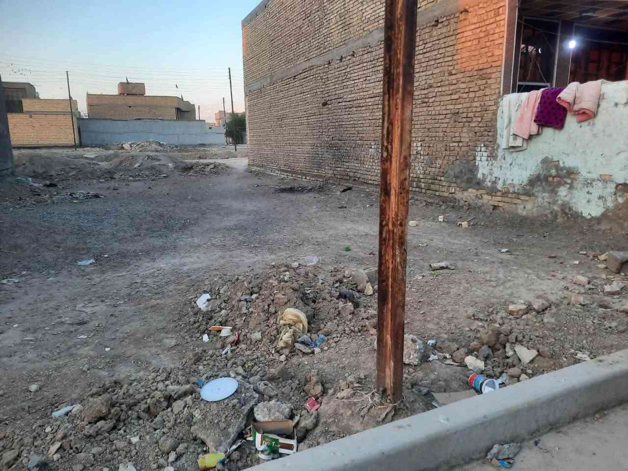 قطعه ارض للبيع مساحه100متر خدمات مسقط مقابل حسينية الزهراء للستفسار ***********واتساب
