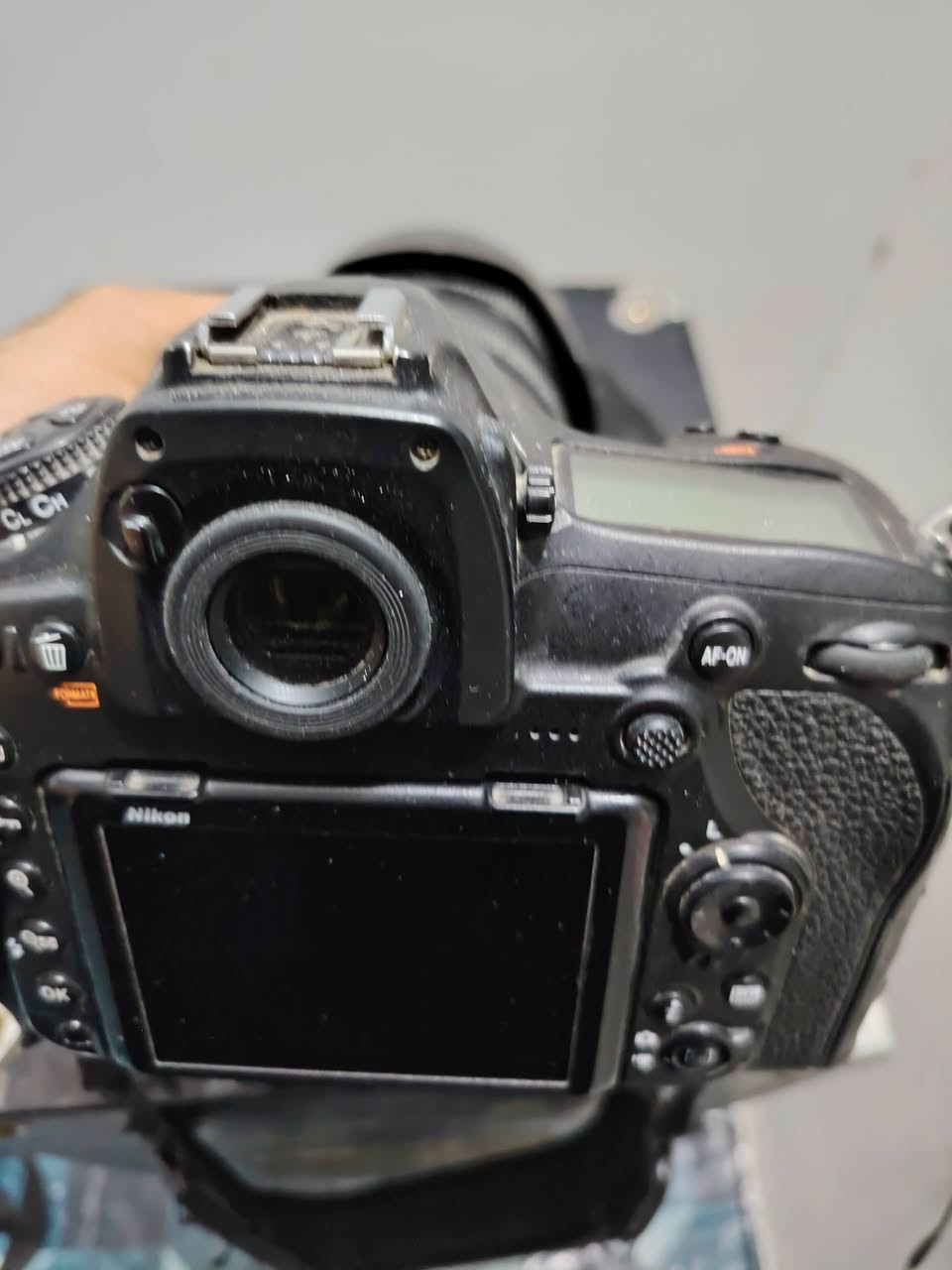 📸 للبيع كاميرا نيكون Nikon D850 فول فريم احترافية
مستعجل على البيع وبـ سعر مناسب للشاري 🔥

✅ الكاميرا نظيفة جداً وشغالة بدون أي مشكلة
✅ تصوير صور وفيديو بجودة احترافية وكلش حلوة
✅ الشاري يتفضل خاص او اتصل
✅ الشتر: فوك 100 ألف
ابيع بدون شتر

📦 تجي وياها:
• كارتونة
• شاحنه
• بطارية
• حزام كتف

📍 المكان: بغداد – بسماية
🚗 التوصيل موجود

💰 السعر على الخاص
📩 الشراي الجاد يتفضل خاص، وما يتعب نفسه بالسؤال إذا مو جاد.

📱 واتساب: ***********

