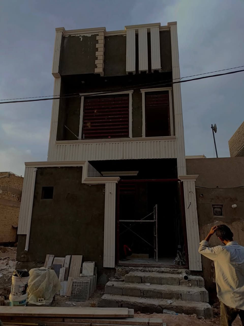 للديكور الحديثه 
مستعدون لكافة اعمال الديكور جبس مبورد بورتكس فوم انواع الصباغ الخارجية ولداخليه سحب بورك بديل خشب بديل رخام
العنوان نجف 
***********
