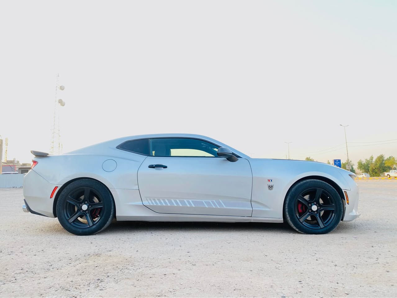 للبيع Chevrolet Camaro Rs
موديل 2017 خمسينية 
ماشية 165 الف/mi
 حادثها جاملغ وبنيد وبيها ملاون جاملغ ثاني وباب الصدر بدون اي ضربه داخلية شاصي لغد كفاله وع فحص 

المواصفات 
✅بصمة
✅تشغيل عن بعد 
✅كراسي كهرباء 
✅نظام صوت دمام 
✅شاشة كامرة بلادي 
✅شفتات ستيرن 
✅ثلاث انظمة قيادة 
✅برمجة براوح وبرمجة كامله للكير والمكينه 
✅كزوز صوت طرب 
✅تخم تاير جديد
✅بطارية جديدة 
✅ادامة كامله للمكينه من بلكات ونوزلات وحساسات 
❌السيارة نقصها صدر امامي بي طكطكه خفيفه ومكينه بيها خيط بخار كلش خفيف وشرط لا صوت ولا تنقيص 
✅السيارة كلش قوية ومال مطارح وعندي فيديوات لقوتها 

السعر—94 —وبيها مجال قليل 

للاستفسار ***********

📍النجف النجف, العراق
