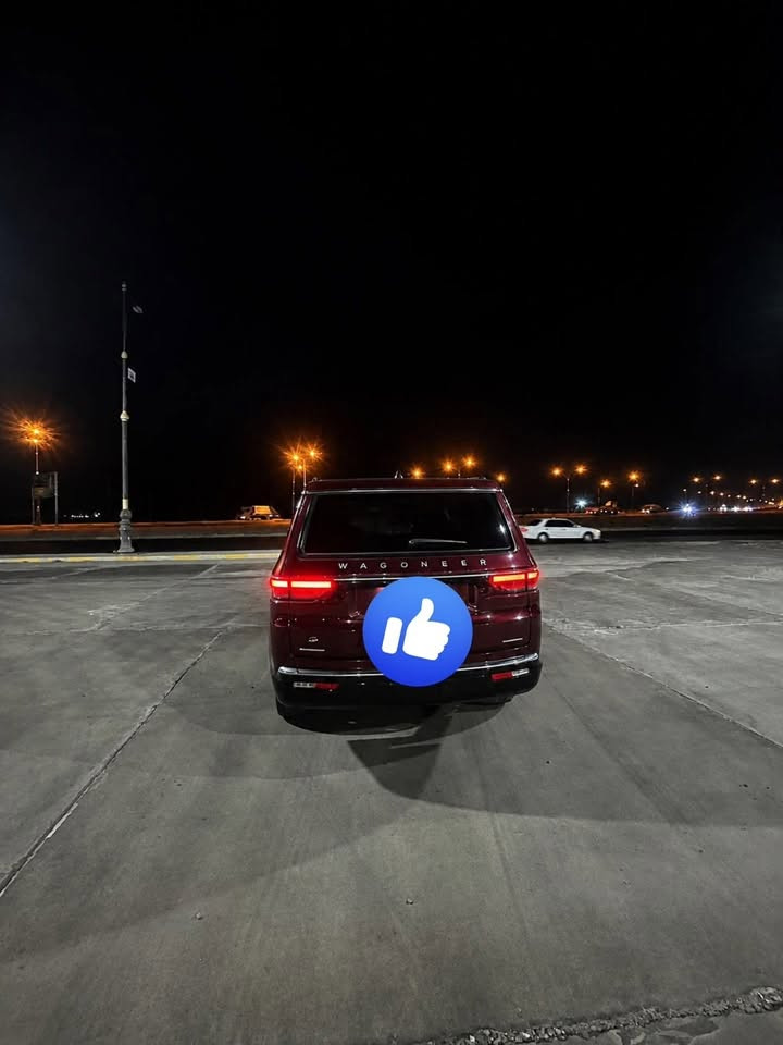 🚘 للبيع Jeep Wagonee 2022
⭐ المواصفات والمميزات:

* محرك V8 قوي
* دفع رباعي 4×4
* ممشى 19 ألف ميل فقط
* داخلية جلد أسود
* مقاعد كهربائية
* ذاكرة للمقاعد
* تدفئة وتبريد للمقاعد
* شاشات ونظام ترفيه متطور
* شاشة وسطية كبيرة
* نظام صوتي فاخر
* كاميرا خلفية وحساسات
* مثبت سرعة
* تشغيل بصمة / تشغيل ذكي
* دخول بدون مفتاح
* باب خلفي كهربائي
* تحكم كهربائي كامل
* أنظمة أمان ومساعدة للسائق
* مساحة داخلية واسعة جدًا
* 3 صفوف ومقاعد مريحة للعائلة
* تصميم فاخر وحضور قوي

📍 الموقع: البصرة

✅ كفالة عامة
✅ كفالة من الصبغ والحوادث والغرق
✅ السيارة نظيفة جدًا
✅ ممشى قليل واستخدام شخصي

💰 السعر: تواصل خاص

***********

📩 التواصل للجادين فقط
