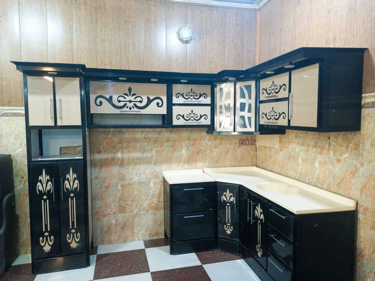 السلام عليكم يتوفر في معرض الزهور كاونتر مستخدم وبنظافه جيده كم واضح امامكم بالصور للاستفسار اتصال على هذا الرقم *********** زورونا في معرض الزهور العنوان 5 كيلو شارع 100 قرب مطعم ايوه الكردي معرض الزهور للاثاث اهلا وسهلا بكم 🌹
