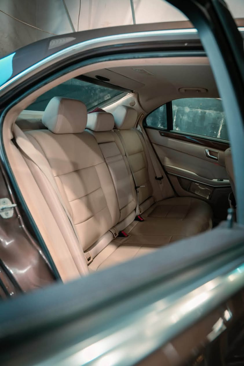 للبيع 
*********** 

Mercedes-Benz 
E class 2016 
150.000Km 
وارد امريكي حادث صندوق 
بدون اي نقص جاهزه ١٠٠٪؜
