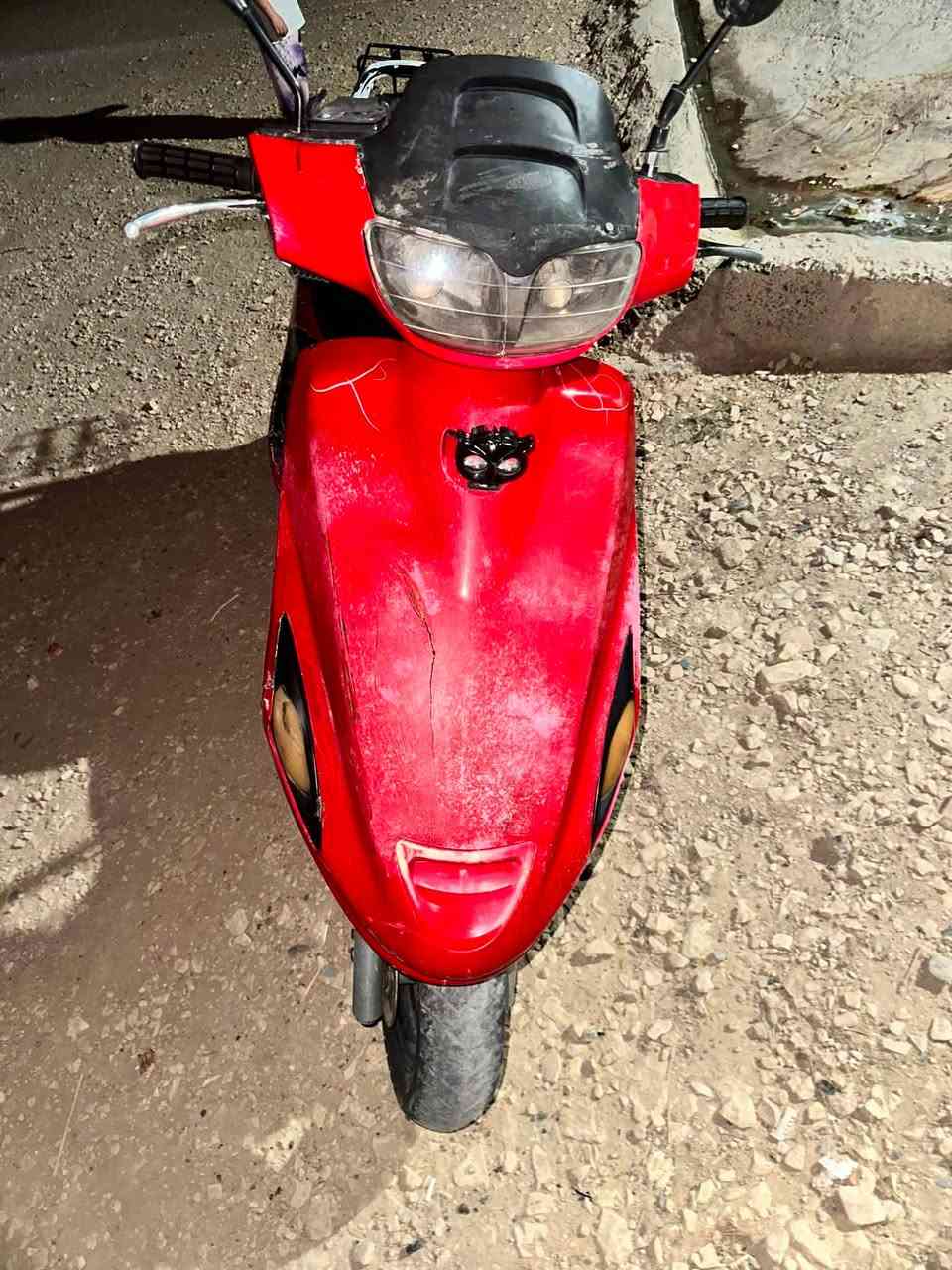 للبيع سعر ٤٠٠ بي مجال كلشي شغال بس رايدلها اسطوب امامي عاجل اتصل ***********
