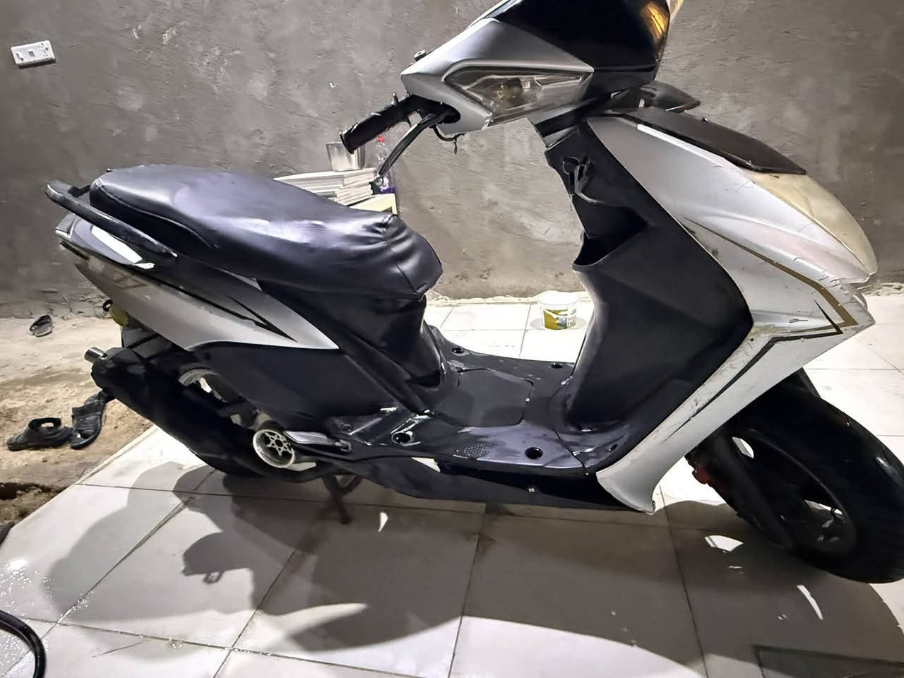 للبيع 2020
مكينه مفتوحه مره وحده خير من الله 
كهربائيات كلها شغاله 
***********

