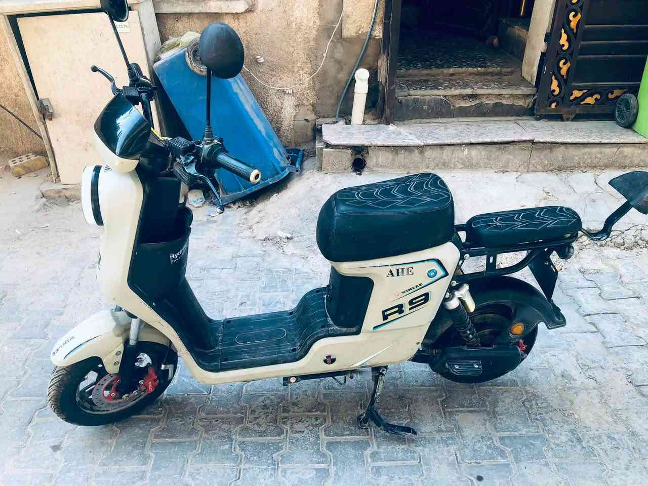 دراجه ار 9 دراجه نضيفه مستخدمه شهر واحد بس بيها عطل بطاريات: سعر دراجه  300الف  مكان لاعظميه قرب مستشفى النعمان لاستفسار واتساب ***********
