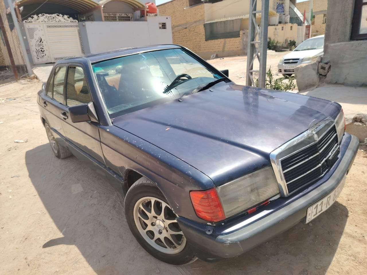 مرسدس طيارين رقم بغداد بسمي 
حداديه امامي خلفي جديد تخم تاير 
كير جديد 
 بالمكينه صوت كرنك قليل 30$

‭***********‬ النجف, العراق
