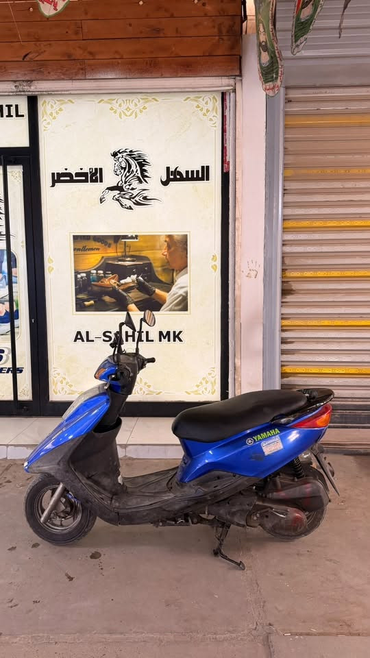 دراجة بريز لايت ناصي
محرك ناعم كلش
دراجة حيلل نضيفة
محرك كابريتر
كل كهربائيات شغالة
شلعة ومعدل شرط
ومحرك كفالة من تنقيص من تبخير
موقعي : شارع فلسطين 
رقم ***********

