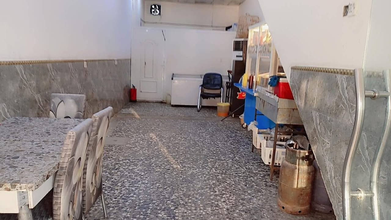 المطعم معروض للبيع  العدم التفرق
مطعم دجاج شوي وفلافل جاهز وكامل
يشمل جميع المعدات والادوات
المستو الاول فقط
1المعدات المتوفره شوايه دجاج 8شياش سل ستيل غذأئي
2ثلاث أمياز سل ستيل غذأئي 
وكل مايحتاجه الدجاج الشوي 
4عربانه فلافل كامله  من كل المور (فرصة ذهبيه  العنوان بغداد المعامل الباويه مجاور زنود الست الحمداني ومقابيل مبايلات اولاد رياض) الاستفسار على الرقم ***********
