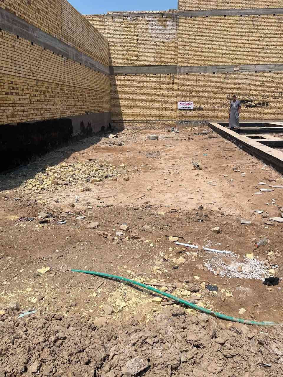 السلام عليكم قطعه المساحه 150 متر بصف الركن مكان الشطره ال حامي الشمال حي الضباط الاستفسار ***********
