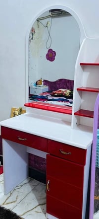 غرفة اطفال للبيع السلام عليكم  غرفة اطفال للبيع 7 قطع مثل الي بالصورة ...